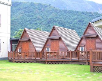 Hualien Taroko Yu's B&B - Xincheng Township - Κτίριο