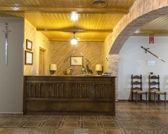 Hostal Restaurante La Sima - Castillo de Garcimunoz - Recepción