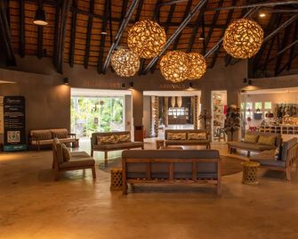 Kruger Untamed - Tshokwane River Camp - Mala Mala - Lounge