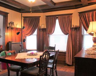 Historic home Elmwood Village upper flat - Buffalo - Sala de jantar