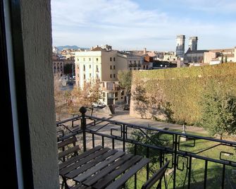 Girona-Costa Brava: Historical & Vintage (optional parking) - Gerona - Balkon