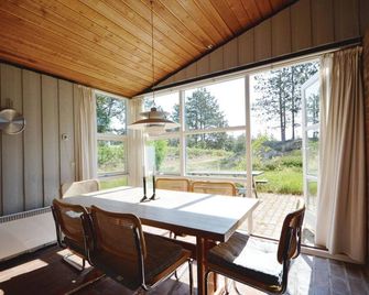 Awesome Home In Rømø With Kitchen - Romo - Dining room