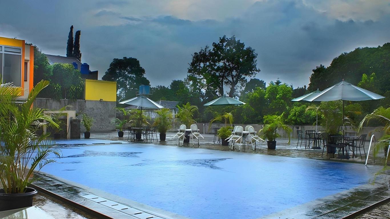 Collection O 295 Grha Ciumbuleuit Guest House