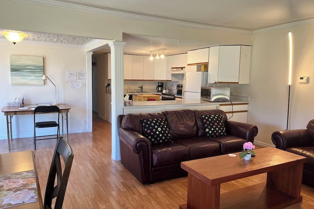 Waterfront, Mountainview House in Castle - Castlegar - Wohnzimmer