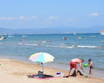 Camping La Bergerie Plage - Hyères - Beach