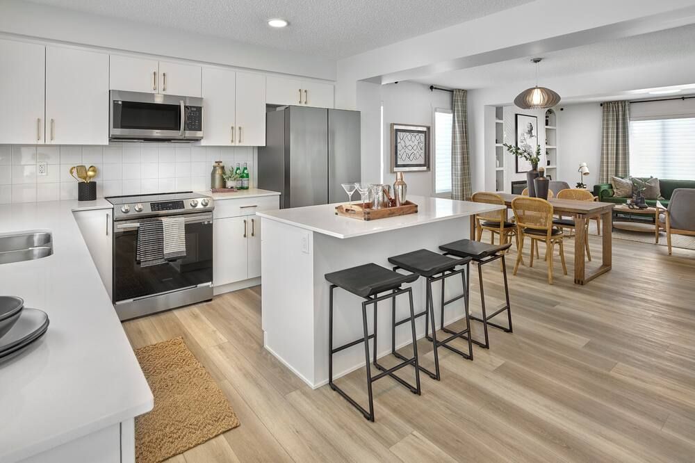 Stylish and Cozy Townhome - Spruce Grove - Kitchen