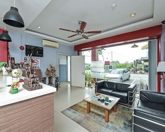 Hotel O M Three Hotel - Sitiawan - Lobby