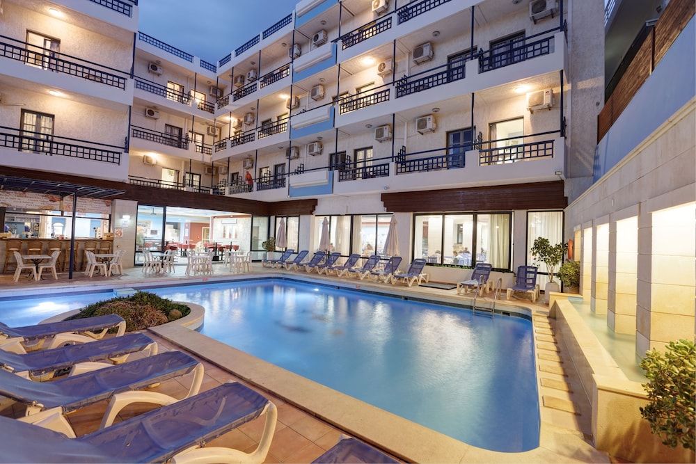Agrabella Hotel - Adults Only - הרסוניסוס - בריכה