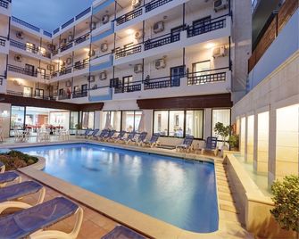 Agrabella Hotel - Adults Only - הרסוניסוס - בריכה