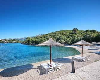 أمينيس بلانيت كامبينج بورت9 هوليداي هومز - كوركولا - شاطئ