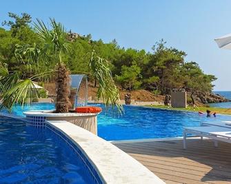 Thassos Grand Resort - Alyki - Pool