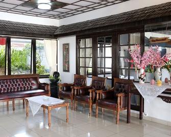 Hotel Martani - Tanjung Pendan - Lobby