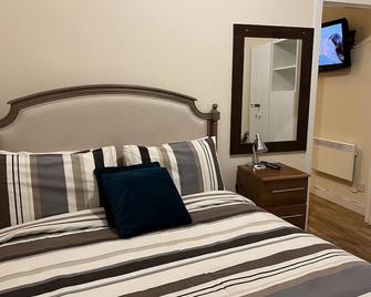 Charming 2-Bedrooms City Centre Apartment-No Party - Aberdeen - Bedroom
