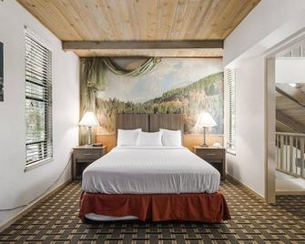 Northern Queen Inn - Nevada City - Bedroom