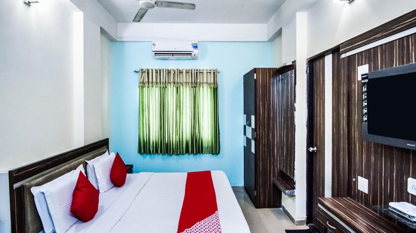 Oyo 15650 Tourist Inn