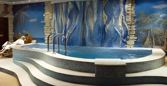 Yar Hotel - 沃羅涅什 - 游泳池