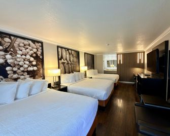 The Orchard Hotel Ukiah Wine Country Free Breakfast, Pool, & Hot Tub - Ukiah - Bedroom