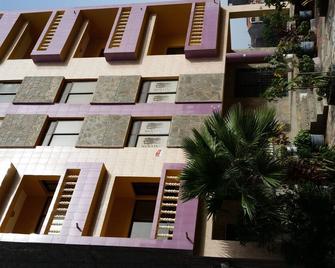 Pensão City of Joy - Praia - Edificio