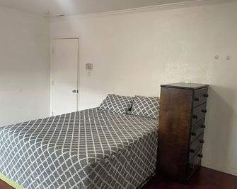 Charming 2-bedroom and 1 bathroom house in wonderful Oakland with WiFi, - Oakland - Schlafzimmer