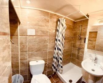 Hipotel Paris Gambetta Republique - Paris - Phòng tắm