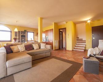 \'Bella Vista\' Apartment - Olbia - Sala de estar