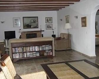 Spacious, well equipped villa w\/ private, secure pool & beautiful mountain views - Orba - Living room