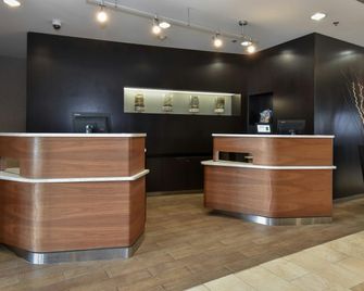 Courtyard by Marriott Charlotte Concord - קונקורד - דלפק קבלה