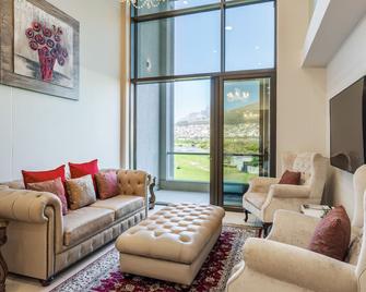 V&a Waterfront Luxury Residences - Whosting - Kaapstad - Huiskamer