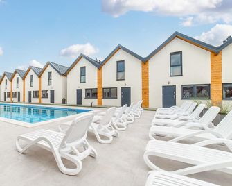 Amazing Home In Rewal With Heated Swimming Pool - Rewal - Basen