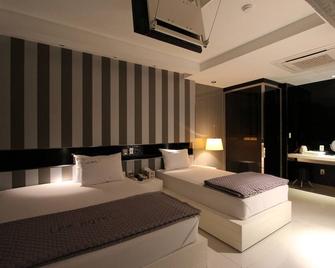 Gumi Indong Hotel Lee - Gumi - Bedroom