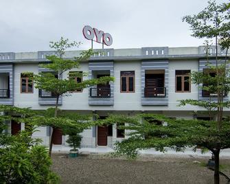 OYO 2069 Wisma Syariah Kampung Baru - Bandar - Edificio