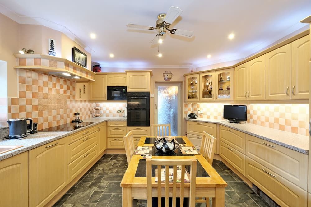 The Jays Guest House - Aberdeen - Kitchen