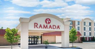 Ramada by Wyndham Watertown - Watertown - Building