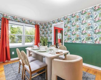 Raleigh's Most Wanted - Relax, Games, & Cozy Comfort - Raleigh - Ruang makan