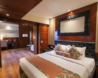 Hotel Royal Cliff - Kanpur - Schlafzimmer