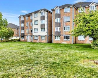 North London Cozy Apartment Retreat - Potters Bar - Building