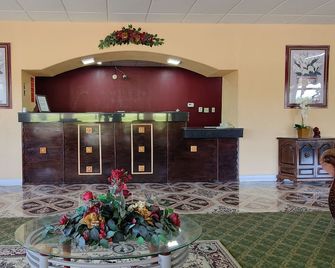 Countryside Inn & Suites - Idabel - Recepce