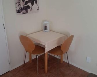 Torbay 1Bed Studio Unit - Torbay - Dining room