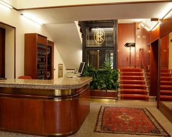Hotel Residence - Парма - Рецепція