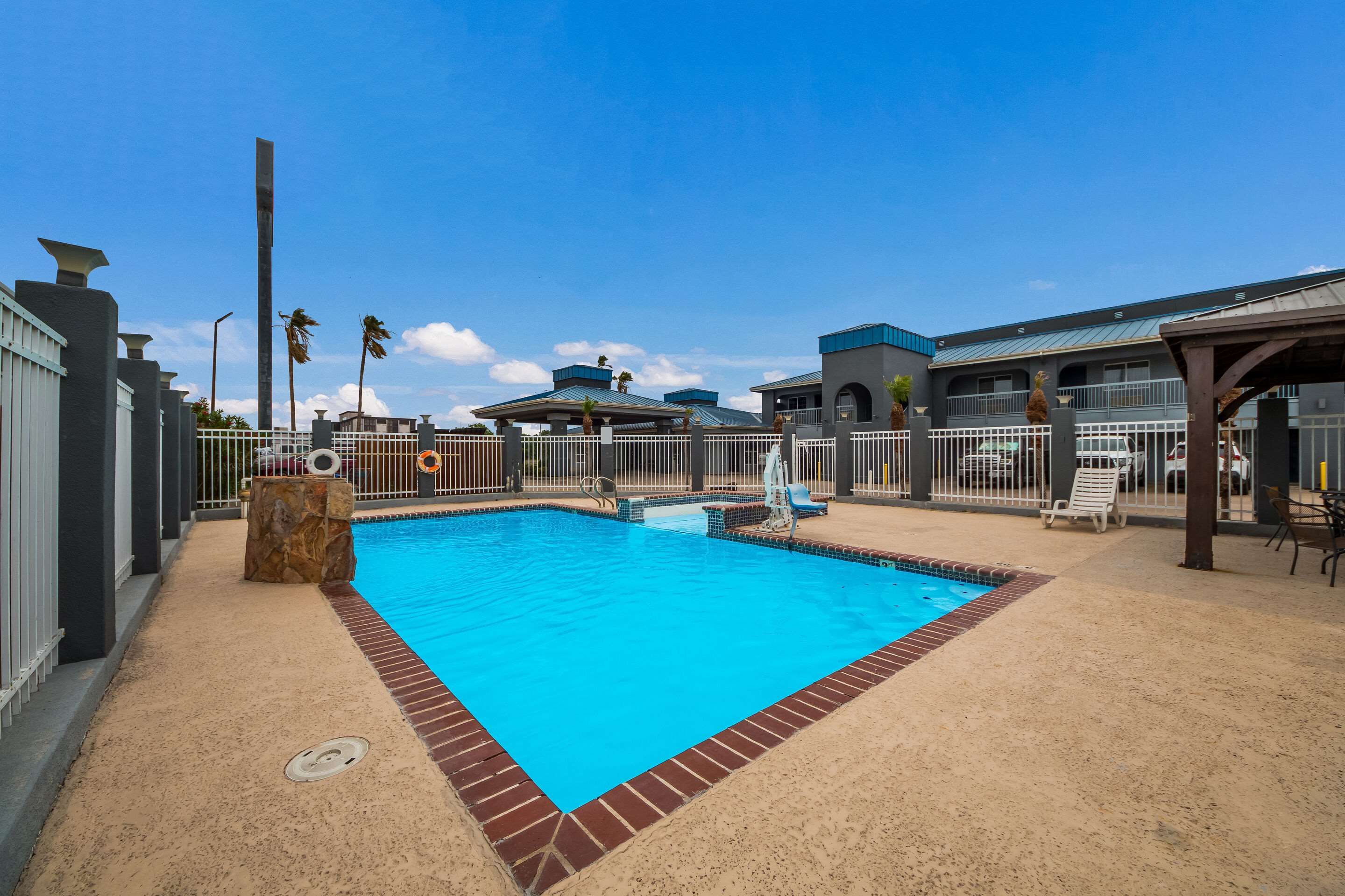 Rodeway Inn & Suites Corpus Christi Northwest - Corpus Christi - Piscina