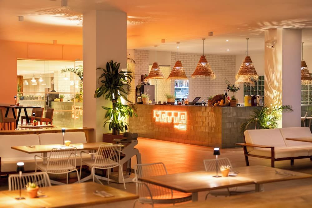 إنسايد باي ميليا إيبيزا بيتش - ايبيزا - بار