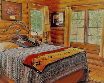 The\' Eaglesnest\' Is A High End Cabin Over Looking Rock Creek. - Philipsburg - Habitación