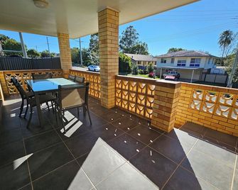 Cosy home in the Northern suburbs - Strathpine - Balcón