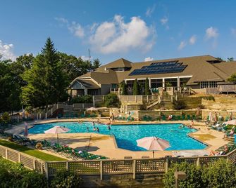 Mountain Inn Studio 91 with Wintergreen Advantage - Wintergreen - Pool