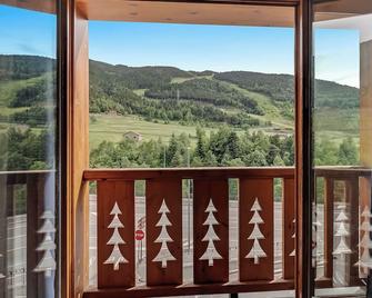 Family-Friendly Andorra Accommodation - Happy Rentals - El Tarter - Balcón