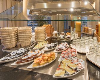Strandhotel Seestern - Ostseebad Baabe - Buffet