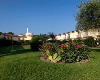 Horse Country Resort Congress & Spa - Hotel Ribot - Arborea - Außenansicht