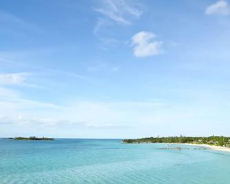 Yellow Elder Cottage, 1 Bedroom - North Palmetto Point - Beach