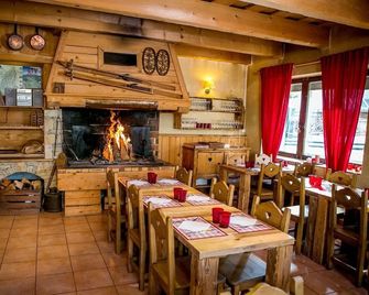 Auberge Des Deux Moucherolles - Villard-de-Lans - Restaurant