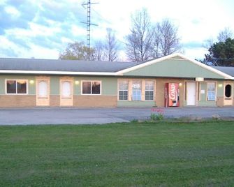 Tay Motel - Port Severn - Building
